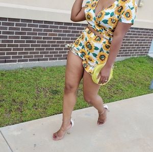Cute 2 piece Shorts and Top( looks like a skirt)